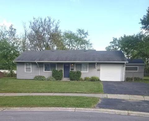 41 S Walnut Ln, Glenwood, IL 60425