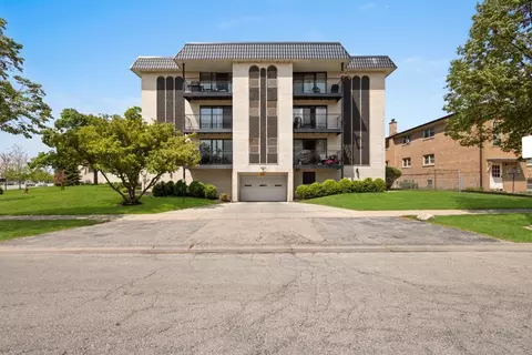 6950 W Forest Preserve Dr #215, Norridge, IL 60706