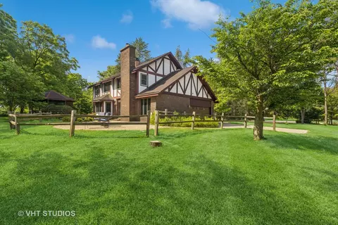 8112 Breckenridge Ct, Bull Valley, IL 60098