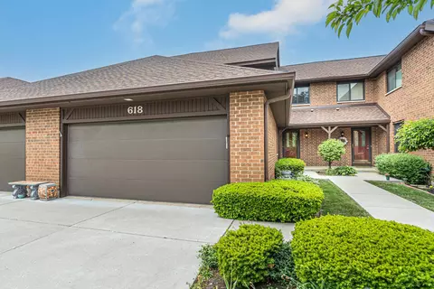 618 Cress Creek Ln, Crystal Lake, IL 60014