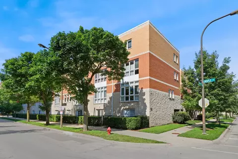 1889 Maple Ave #N1, Evanston, IL 60201