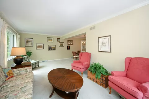 2107 Timber Ln, Wheaton, IL 60189 photo 13