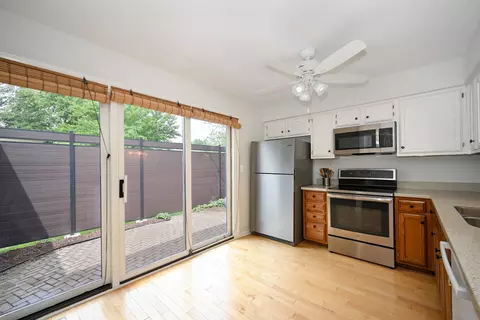 2107 Timber Ln, Wheaton, IL 60189 photo 9