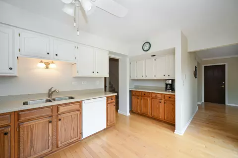 2107 Timber Ln, Wheaton, IL 60189 photo 11