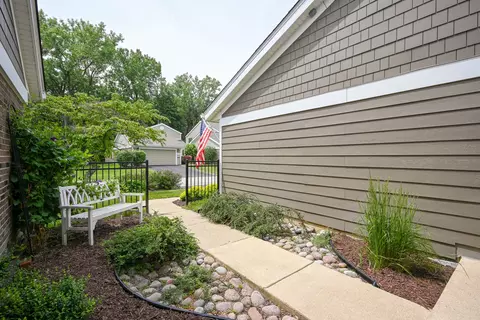 2107 Timber Ln, Wheaton, IL 60189 photo 5
