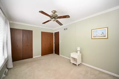 2107 Timber Ln, Wheaton, IL 60189 photo 24