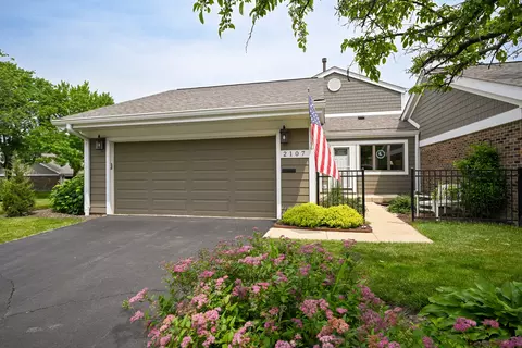 2107 Timber Ln, Wheaton, IL 60189