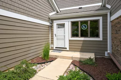 2107 Timber Ln, Wheaton, IL 60189 photo 4