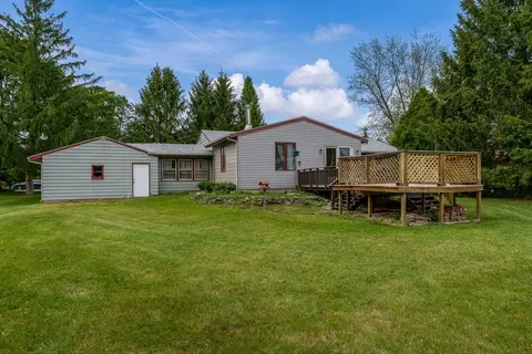 Exterior - 4539 Matthew Ave, Roscoe, IL 61073 photo 3 of 5