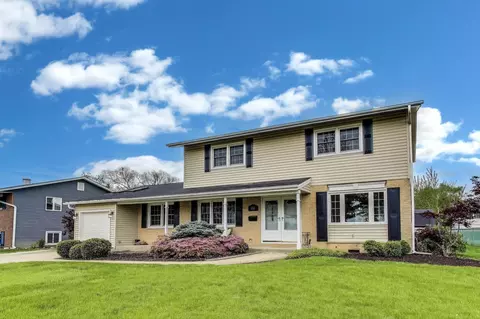 1053 E Sayles Dr, Palatine, IL 60074