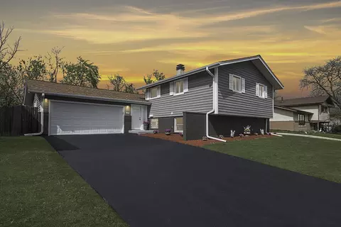 5430 Grange Ave, Oak Forest, IL 60452