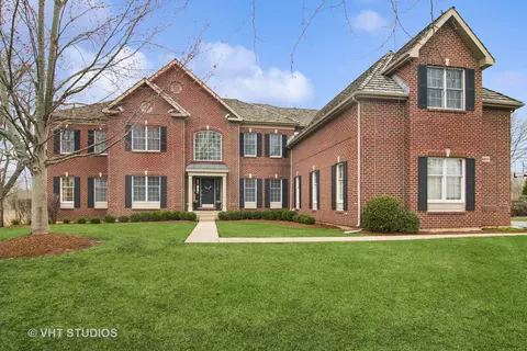 4824 Darlene Ct E, Long Grove, IL 60047