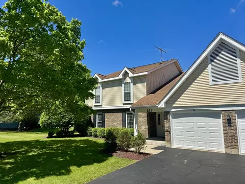 211 N Creekside Trl #B, Mchenry, IL 60050 photo 2