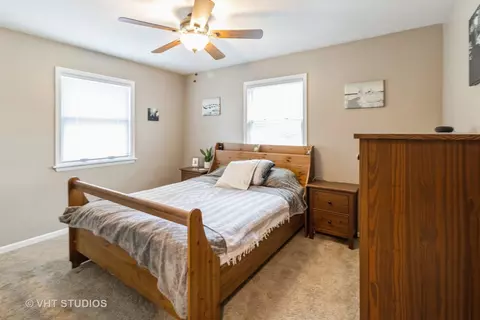Bedroom - 106 N Berteau Ave, Bartlett, IL 60103 photo 2 of 2