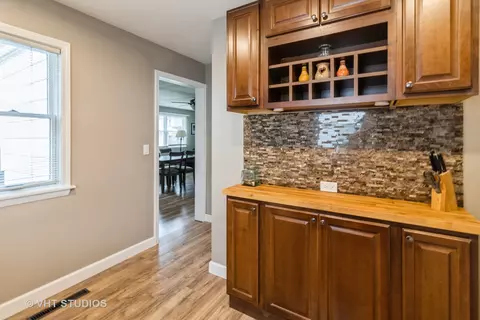Kitchen - 106 N Berteau Ave, Bartlett, IL 60103 photo 2 of 2