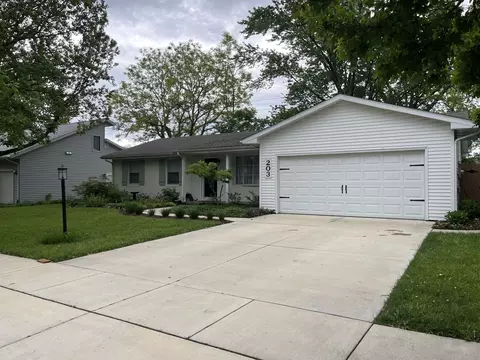 203 E Willard St, Urbana, IL 61801
