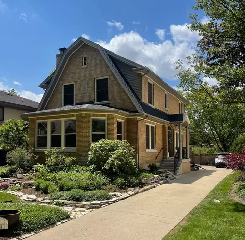 584 S Arlington Ave, Elmhurst, IL 60126
