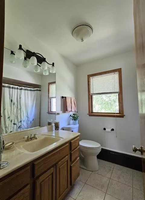 Bath - 130 First St, Cary, IL 60013 photo 4 of 4