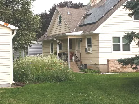 130 First St, Cary, IL 60013