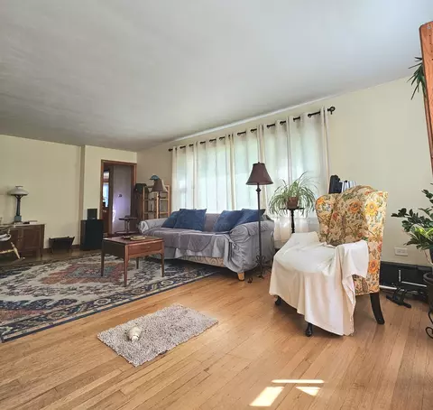 Living - 130 First St, Cary, IL 60013 photo 3 of 4