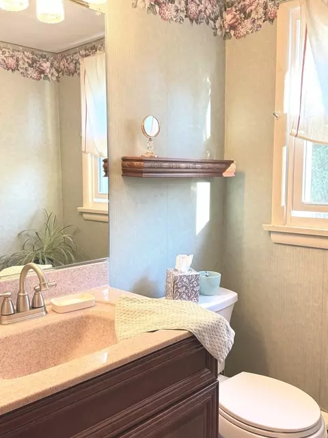 Bath - 130 First St, Cary, IL 60013 photo 2 of 4