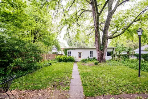 Exterior - 456 S Indiana Ave, Kankakee, IL 60901 photo 4 of 7
