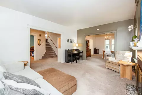 Living - 456 S Indiana Ave, Kankakee, IL 60901 photo 1 of 4