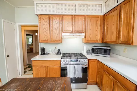 Kitchen - 456 S Indiana Ave, Kankakee, IL 60901 photo 3 of 5