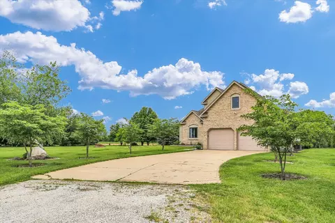 3 Doane Dr, Mansfield, IL 61854 photo 3
