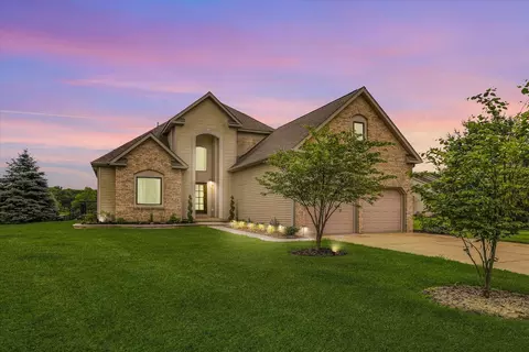 3 Doane Dr, Mansfield, IL 61854 photo 2