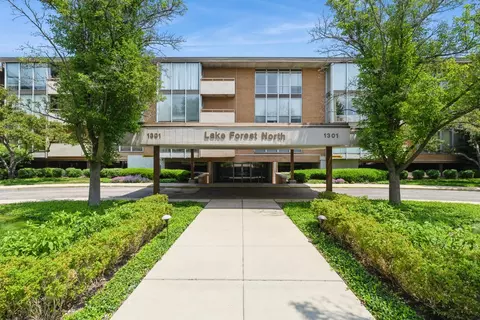 1301 N Western Ave #236, Lake Forest, IL 60045