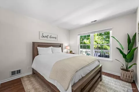 Bedroom - 1446 Georgetown Dr, Batavia, IL 60510 photo 2 of 2
