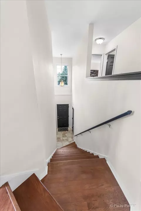 Entry Way - 1446 Georgetown Dr, Batavia, IL 60510 photo 2 of 3