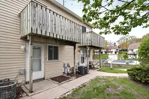 126 Cora Ave #D, Fox Lake, IL 60020