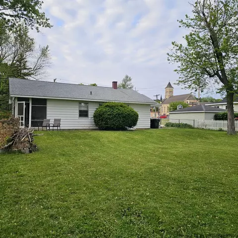 Exterior - 6 Johnson St, East Dundee, IL 60118 photo 5 of 7