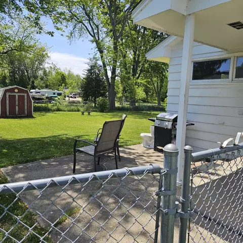 Exterior - 6 Johnson St, East Dundee, IL 60118 photo 6 of 7