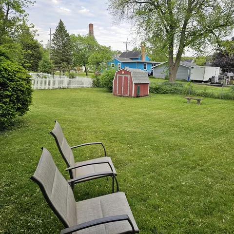 Exterior - 6 Johnson St, East Dundee, IL 60118 photo 4 of 7
