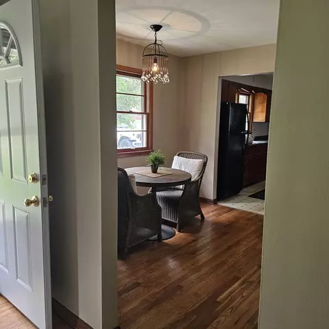Entry Way - 6 Johnson St, East Dundee, IL 60118 photo 2 of 3