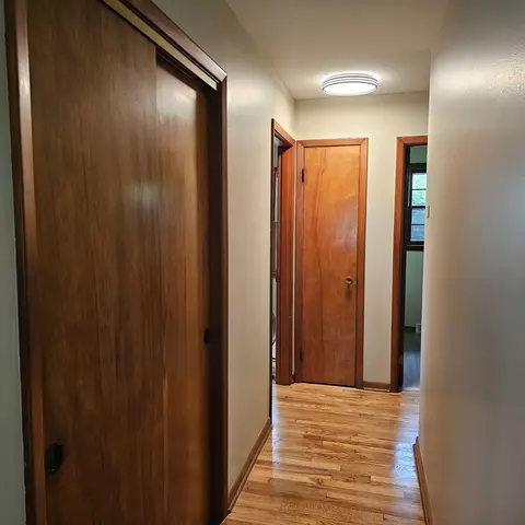 Entry Way - 6 Johnson St, East Dundee, IL 60118 photo 3 of 3
