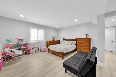 Bedroom - 610 Greendale Rd, Glenview, IL 60025 photo 5 of 6