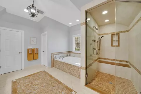 Bath - 610 Greendale Rd, Glenview, IL 60025 photo 3 of 9
