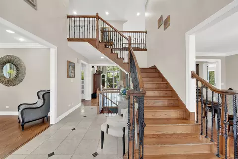 Entry Way - 610 Greendale Rd, Glenview, IL 60025 photo 1 of 3