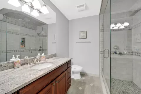 Bath - 610 Greendale Rd, Glenview, IL 60025 photo 9 of 9