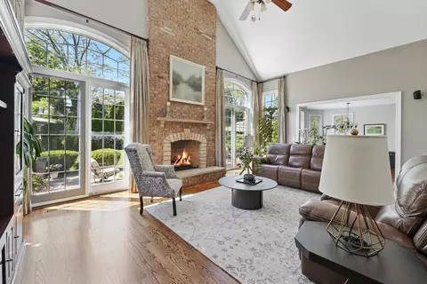 Living - 610 Greendale Rd, Glenview, IL 60025 photo 3 of 4