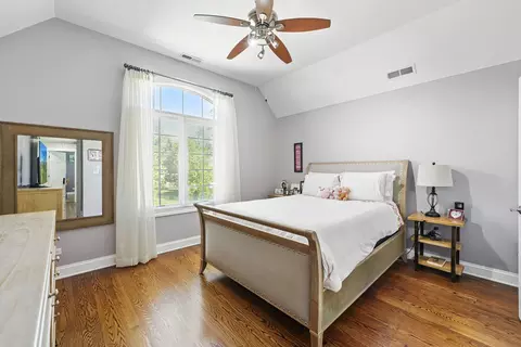 Bedroom - 610 Greendale Rd, Glenview, IL 60025 photo 2 of 6