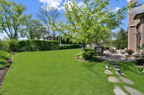Exterior - 610 Greendale Rd, Glenview, IL 60025 photo 5 of 6