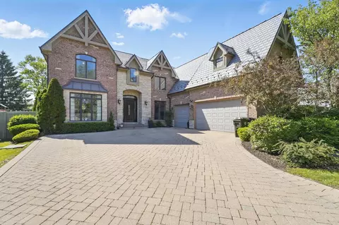 Exterior - 610 Greendale Rd, Glenview, IL 60025 photo 2 of 6