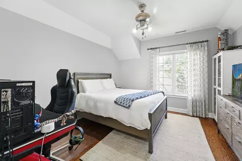 Bedroom - 610 Greendale Rd, Glenview, IL 60025 photo 3 of 6