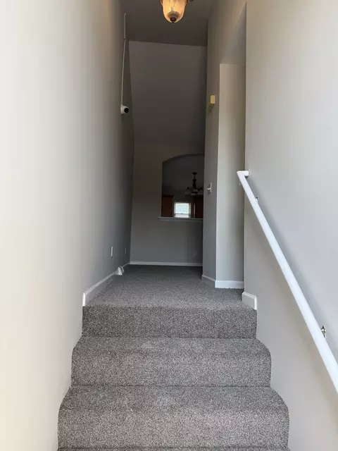 Entry Way - 2502 Alpha Ct E, Dekalb, IL 60115 photo 2 of 5