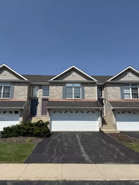 2502 Alpha Ct E, Dekalb, IL 60115